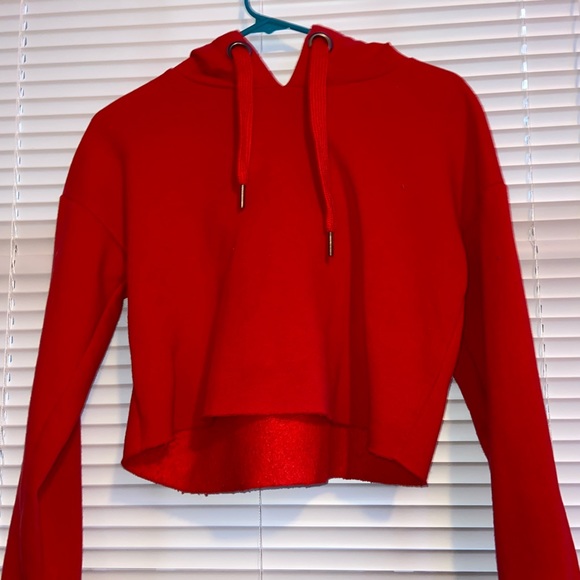 Red cropped Charlotte Russe sweatshirt - Picture 2 of 2